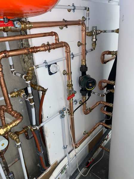 Installation plomberie cuivre Lyon - tuyauterie neuve